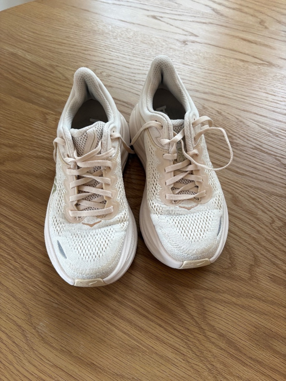 Hoka Bondi 9 size 7 Vanilla Birch